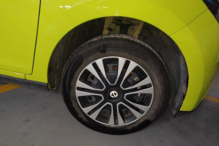 Used JMEV Xiao Qilin 2024 201km Comfort Version Right Front Wheel Hub
