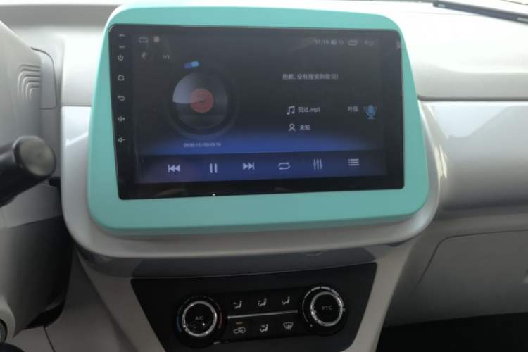 Used JMEV Xiao Qilin 2024 201 km Luxury Version Audio And AC Panel