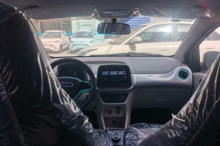 Used JMEV Xiao Qilin 2024 201 km Luxury Version Audio And AC Panel
