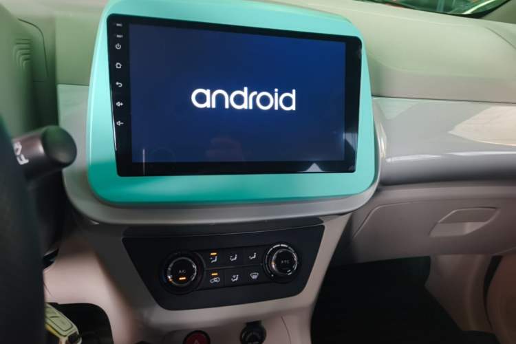 Used JMEV Xiao Qilin 2024 201 km Luxury Version Audio And AC Panel