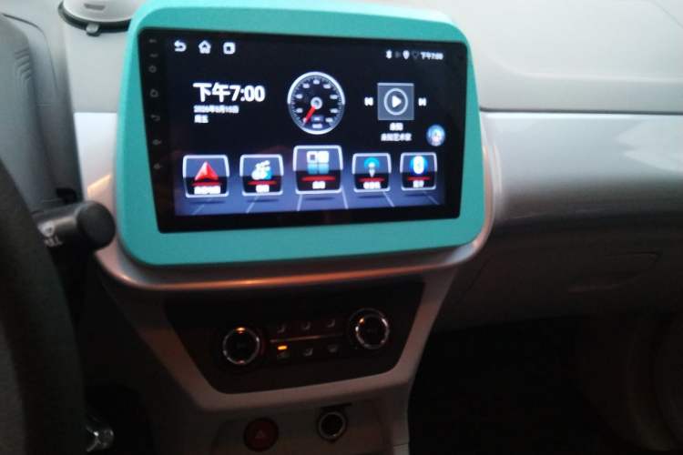 Used JMEV Xiao Qilin 2024 201 km Luxury Version Audio And AC Panel