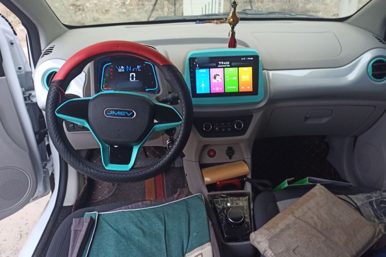 Used JMEV Xiao Qilin 2024 201 km Luxury Version Center Console