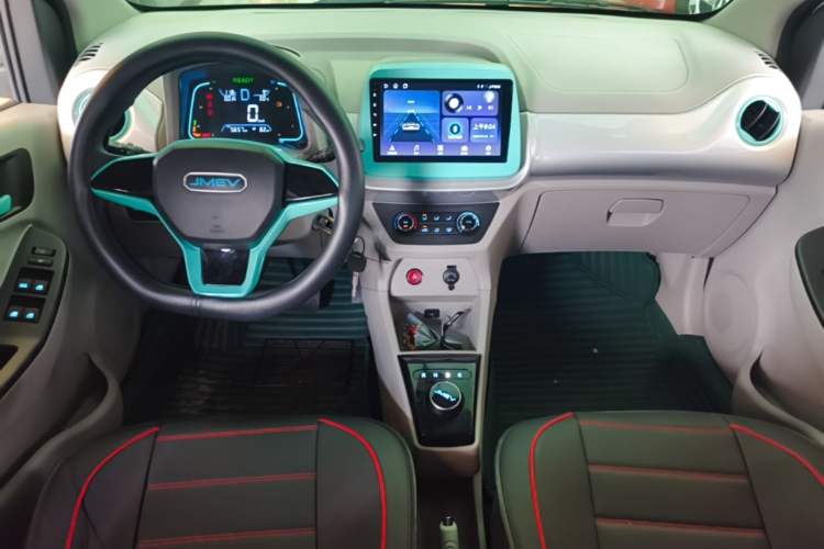 Used JMEV Xiao Qilin 2024 201 km Luxury Version Center Console