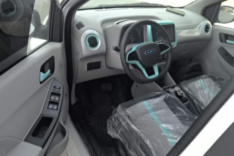 Used JMEV Xiao Qilin 2024 201 km Luxury Version Driver Seat