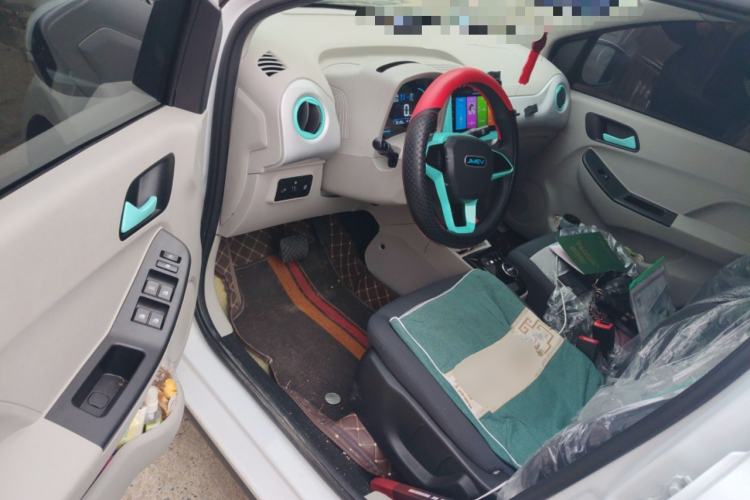 Used JMEV Xiao Qilin 2024 201 km Luxury Version Driver Seat