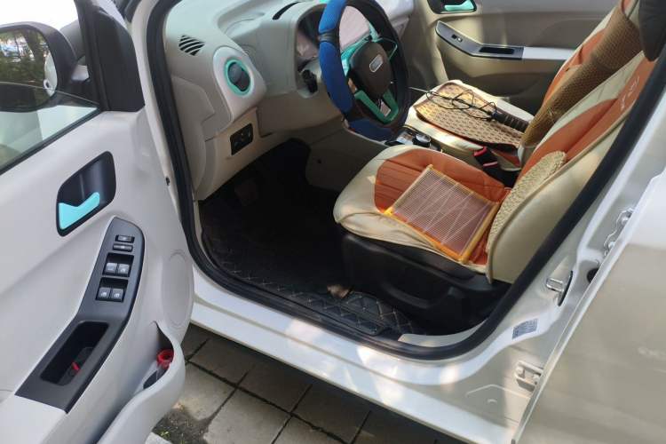 Used JMEV Xiao Qilin 2024 201 km Luxury Version Driver Seat