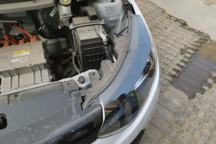 Used JMEV Xiao Qilin 2024 201km Comfort Version Engine Bay Left