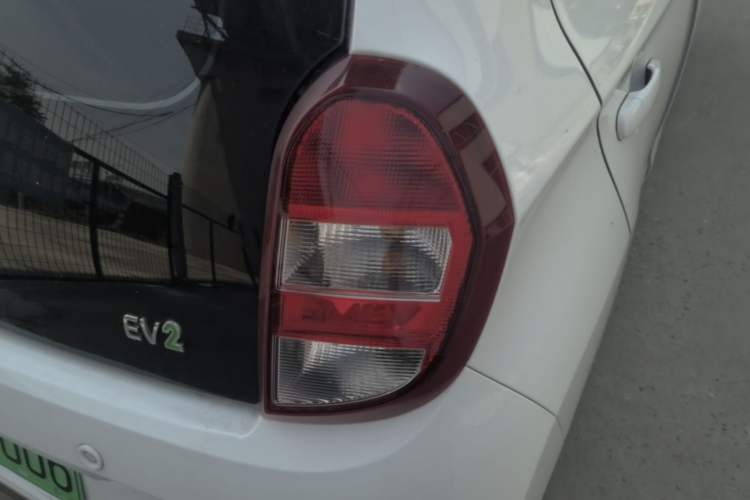 Used JMEV Xiao Qilin 2024 201 km Luxury Version Exterior 3