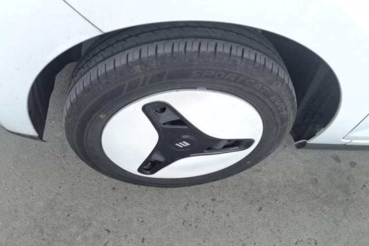 Used JMEV Xiao Qilin 2024 201 km Luxury Version Exterior 4