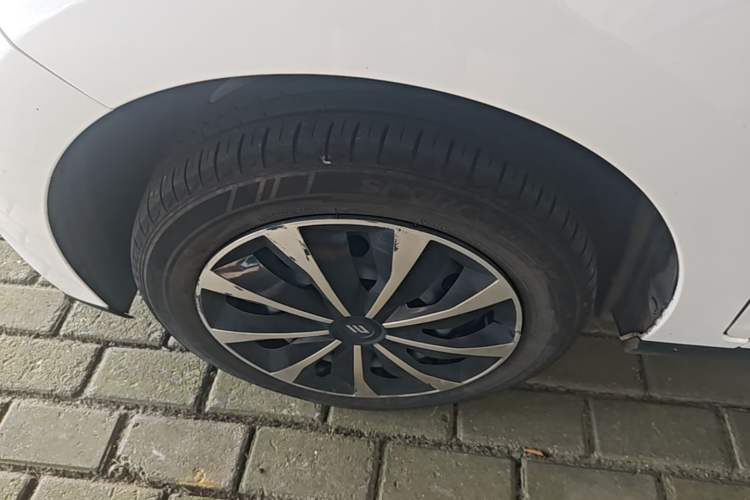 Used JMEV Xiao Qilin 2024 201km Comfort Version Exterior 4
