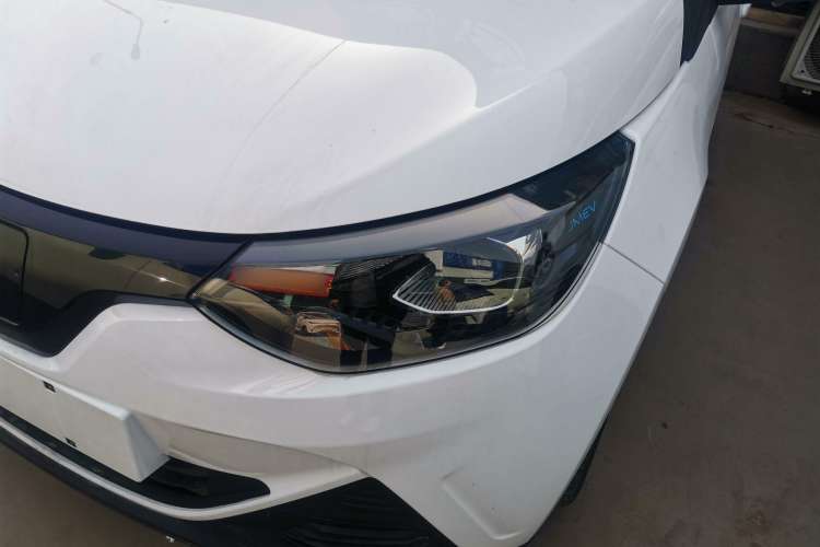 Used JMEV Xiao Qilin 2024 201 km Luxury Version Exterior 4