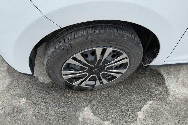 Used JMEV Xiao Qilin 2024 201km Comfort Version Exterior 4