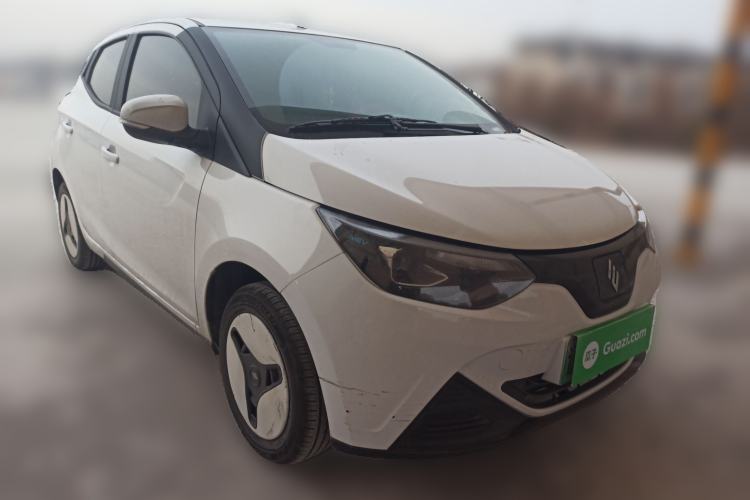 Used JMEV Xiao Qilin 2024 201 km Luxury Version Front Right 45 Deg