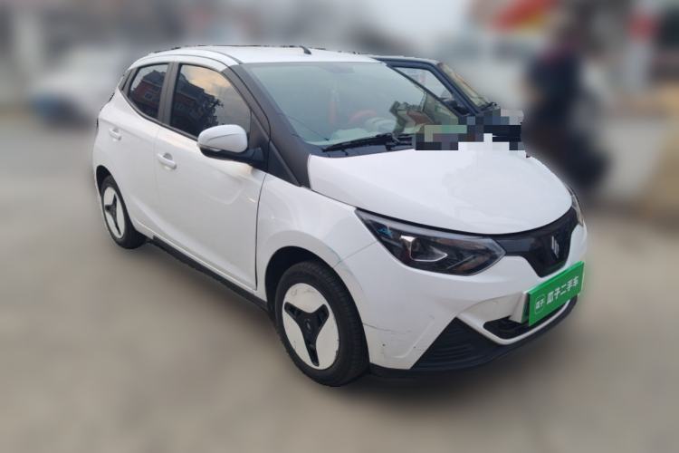 Used JMEV Xiao Qilin 2024 201 km Luxury Version Front Right 45 Deg