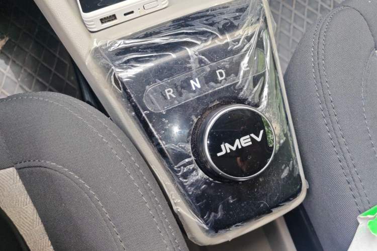 Used JMEV Xiao Qilin 2024 201 km Luxury Version Gear Lever