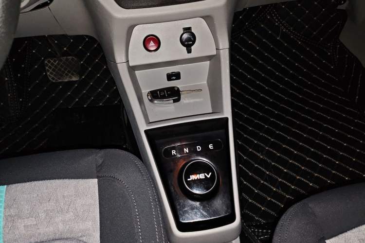 Used JMEV Xiao Qilin 2024 201km Comfort Version Gear Lever