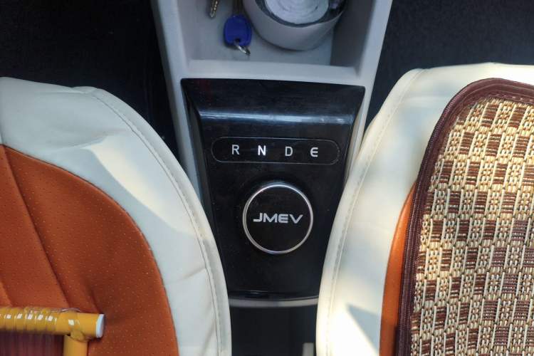 Used JMEV Xiao Qilin 2024 201 km Luxury Version Gear Lever