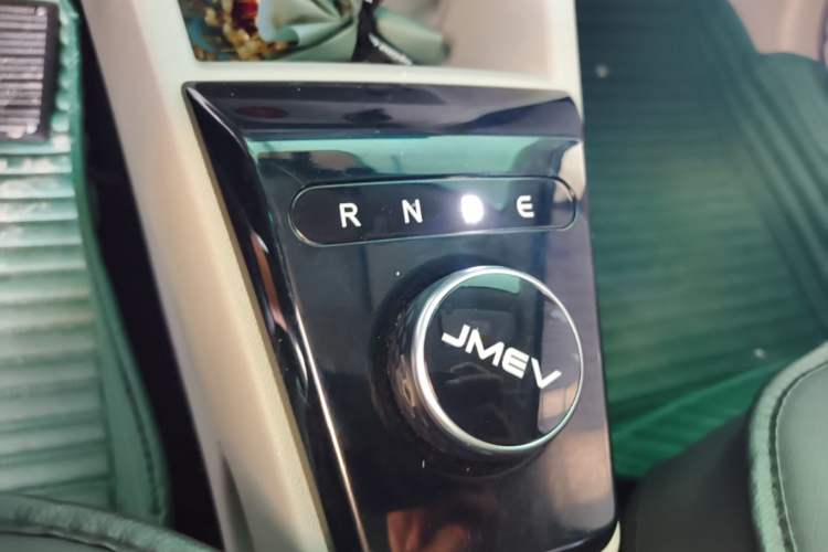 Used JMEV Xiao Qilin 2024 201 km Luxury Version Gear Lever
