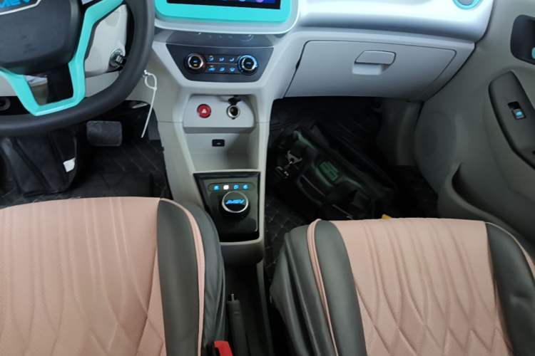 Used JMEV Xiao Qilin 2024 201km Comfort Version Gear Lever