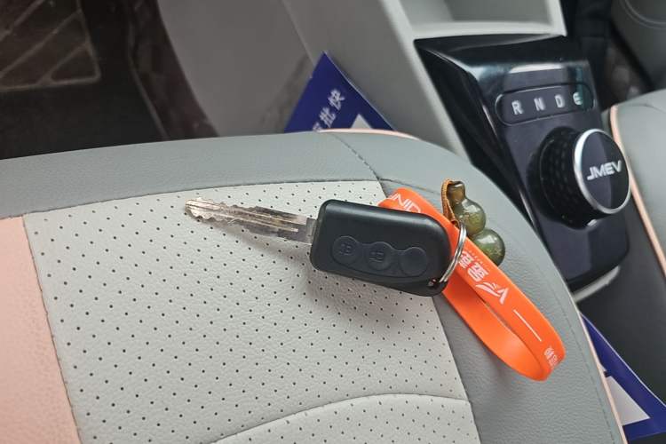 Used JMEV Xiao Qilin 2024 201km Comfort Version Interior 1