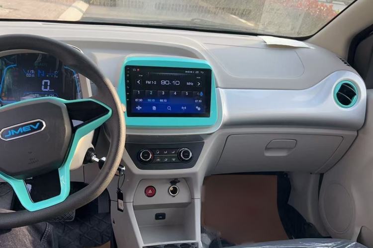 Used JMEV Xiao Qilin 2024 201km Comfort Version Interior 1