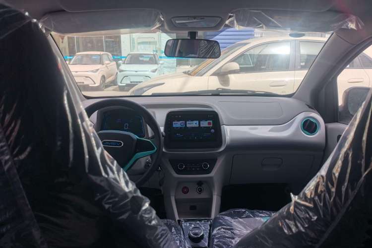 Used JMEV Xiao Qilin 2024 201 km Luxury Version Interior 1