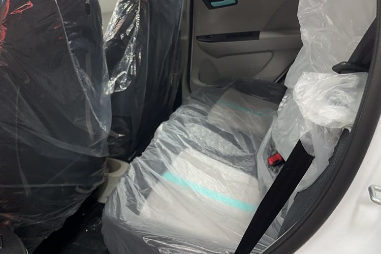 Used JMEV Xiao Qilin 2024 201km Comfort Version Interior 1