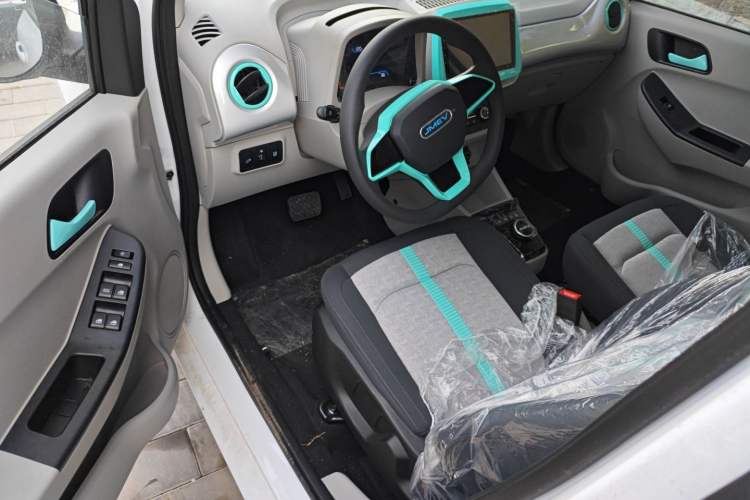 Used JMEV Xiao Qilin 2024 201km Comfort Version Interior 2