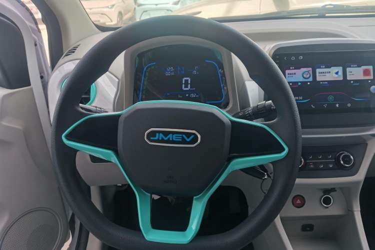 Used JMEV Xiao Qilin 2024 201 km Luxury Version Interior 2