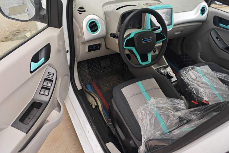 Used JMEV Xiao Qilin 2024 201km Comfort Version Interior 2