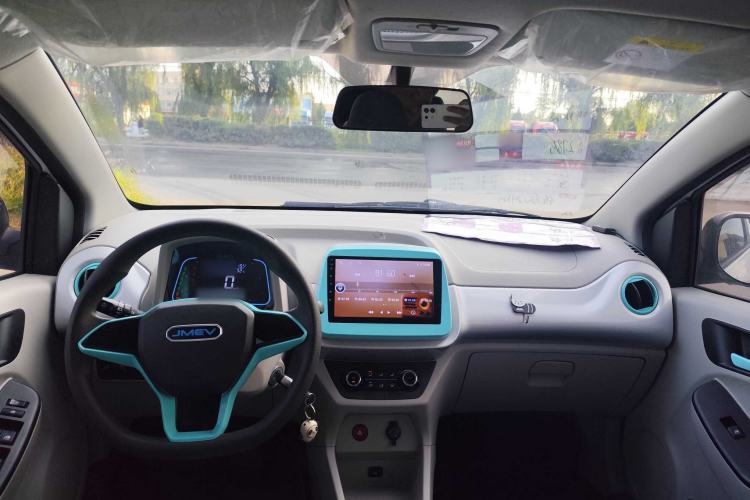 Used JMEV Xiao Qilin 2024 201km Comfort Version Interior 2