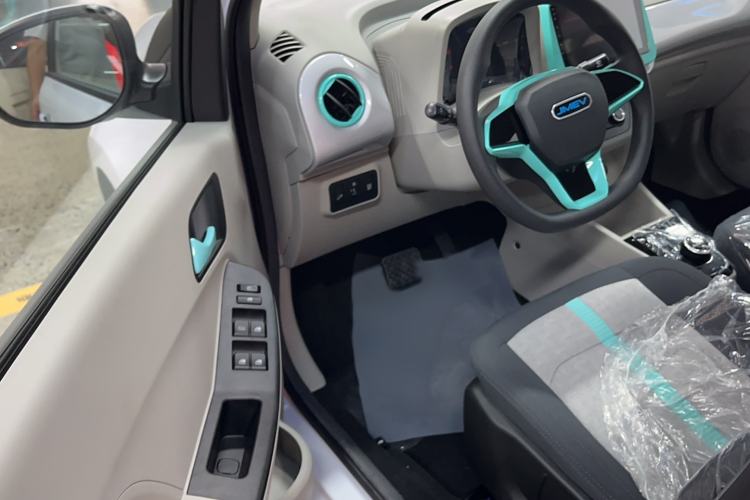 Used JMEV Xiao Qilin 2024 201km Comfort Version Interior 2