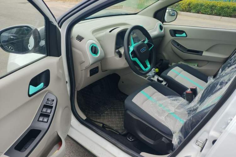 Used JMEV Xiao Qilin 2024 201km Comfort Version Interior 2