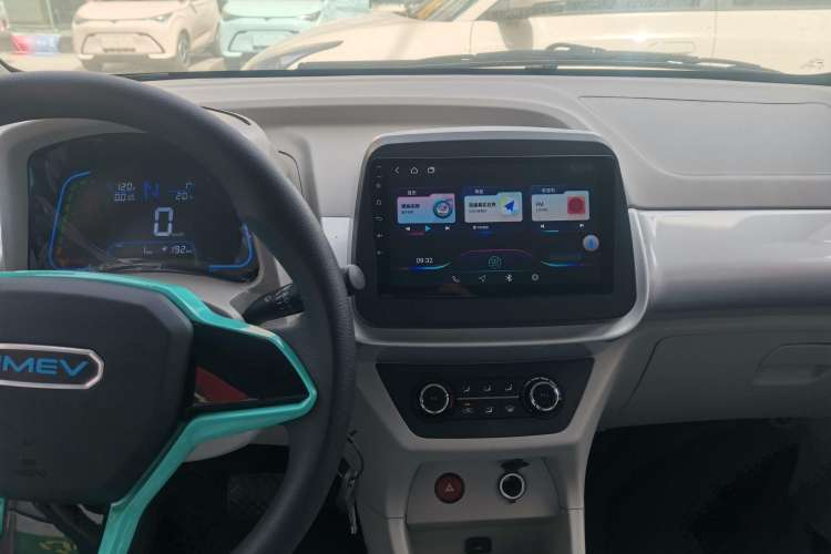 Used JMEV Xiao Qilin 2024 201 km Luxury Version Interior 3