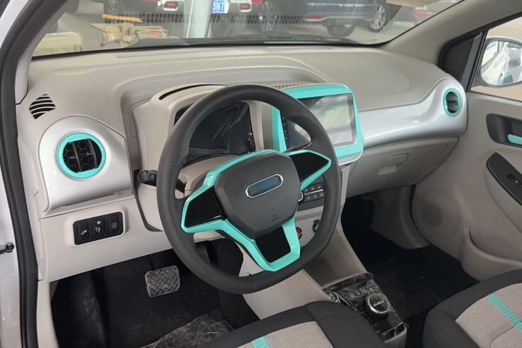Used JMEV Xiao Qilin 2024 201 km Luxury Version Interior 3