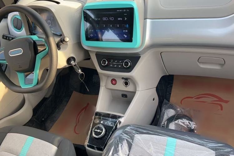 Used JMEV Xiao Qilin 2024 201km Comfort Version Interior 4
