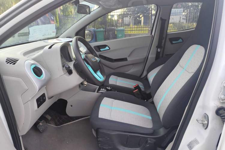 Used JMEV Xiao Qilin 2024 201km Comfort Version Interior 4