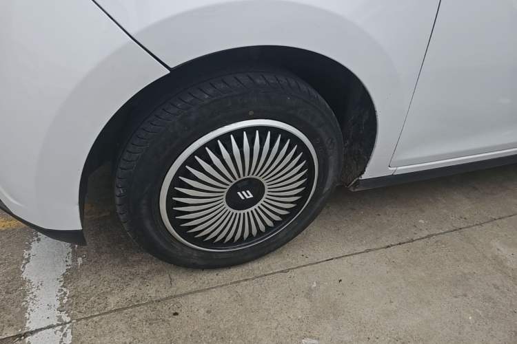 Used JMEV Xiao Qilin 2024 201km Comfort Version Left Front Wheel Hub