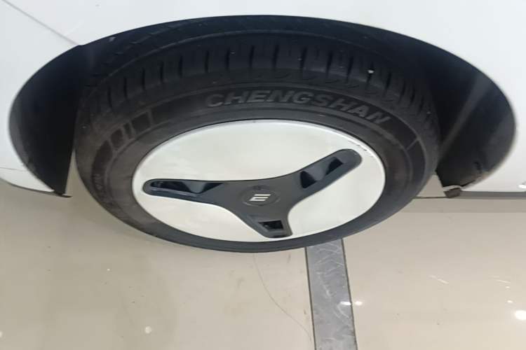 Used JMEV Xiao Qilin 2024 201km Comfort Version Left Front Wheel Hub