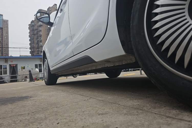 Used JMEV Xiao Qilin 2024 201km Comfort Version Left Side Sill