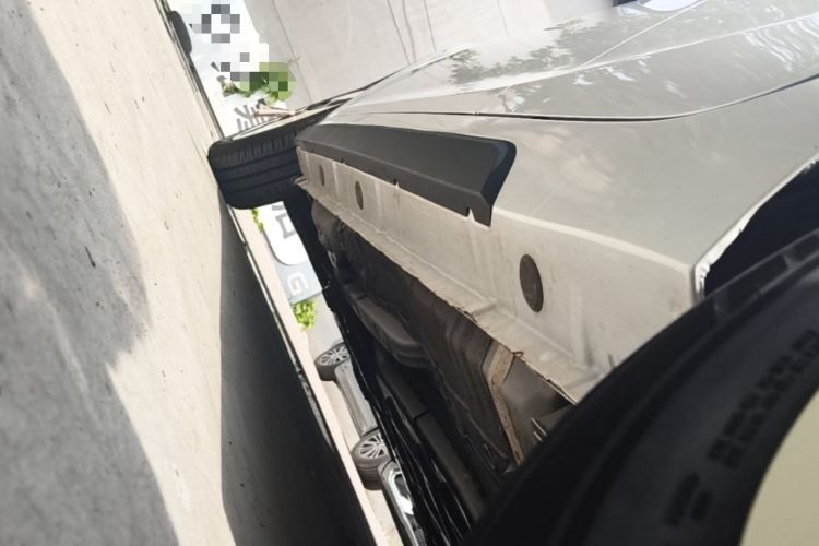 Used JMEV Xiao Qilin 2024 201 km Luxury Version Left Side Sill