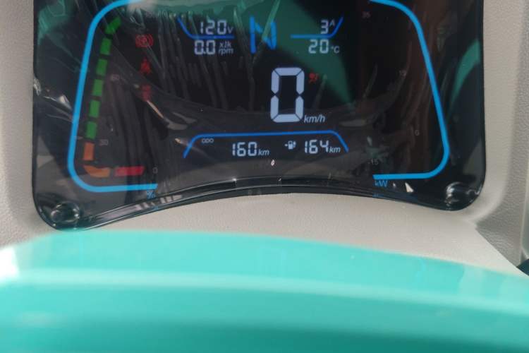 Used JMEV Xiao Qilin 2024 201km Comfort Version Odometer Close Up