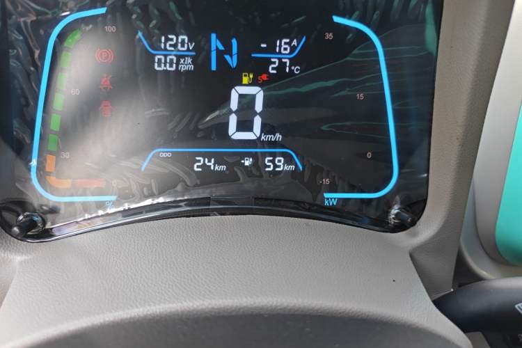 Used JMEV Xiao Qilin 2024 201km Comfort Version Odometer Close Up