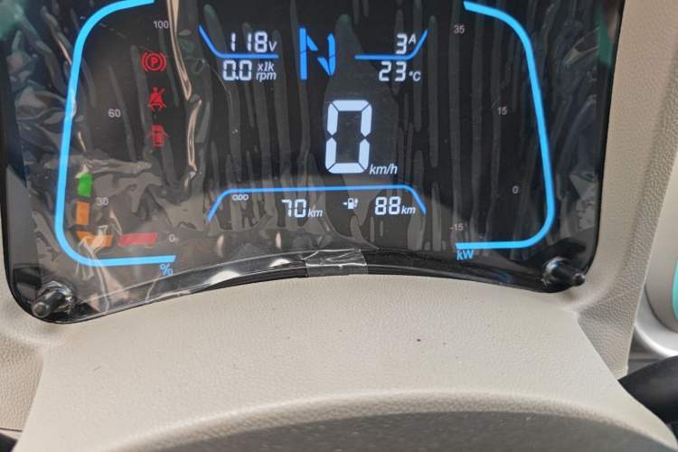 Used JMEV Xiao Qilin 2024 201km Comfort Version Odometer Close Up