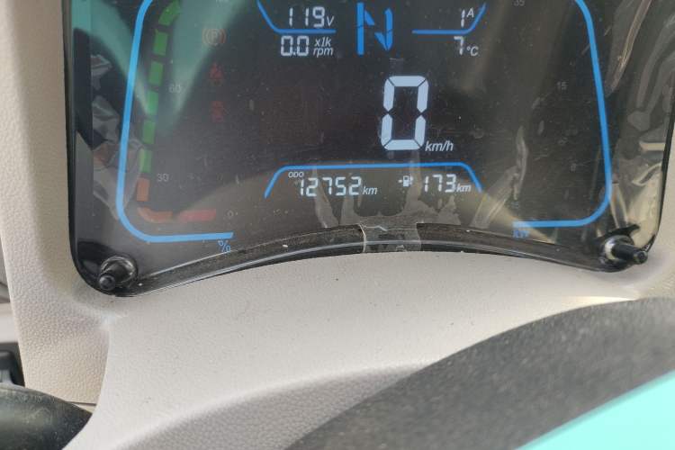 Used JMEV Xiao Qilin 2024 201km Comfort Version Odometer Close Up
