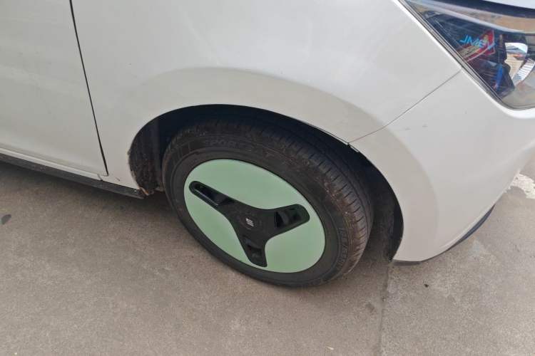 Used JMEV Xiao Qilin 2024 201 km Luxury Version Right Front Wheel Hub
