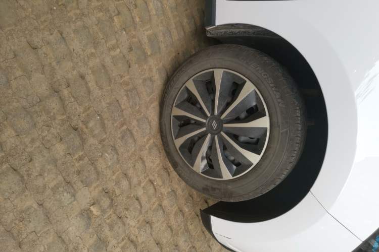Used JMEV Xiao Qilin 2024 201km Comfort Version Right Front Wheel Hub