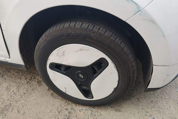 Used JMEV Xiao Qilin 2024 201 km Luxury Version Right Front Wheel Hub