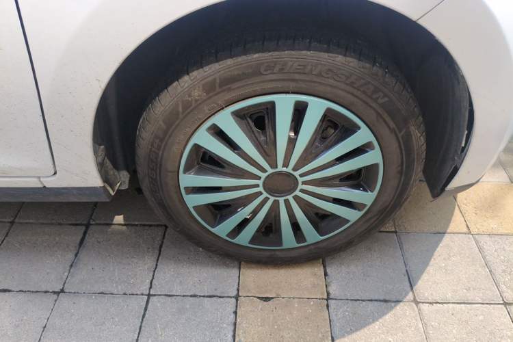 Used JMEV Xiao Qilin 2024 201 km Luxury Version Right Front Wheel Hub