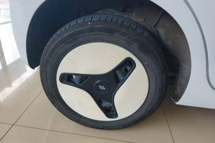 Used JMEV Xiao Qilin 2024 201 km Luxury Version Right Rear Wheel Hub